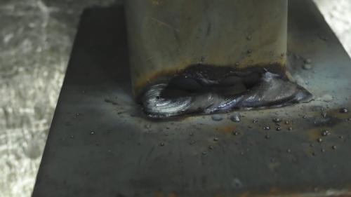 Сварка тонкой профильной трубы. Процесс приварки тонкостенной профильной трубы к толстому металлу (закладной)