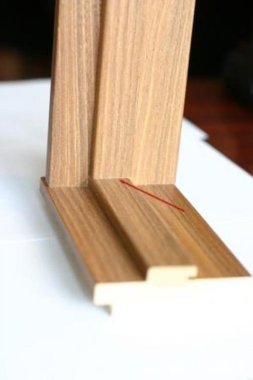 Запил дверной коробки под 90 градусов. Сборка дверной коробки