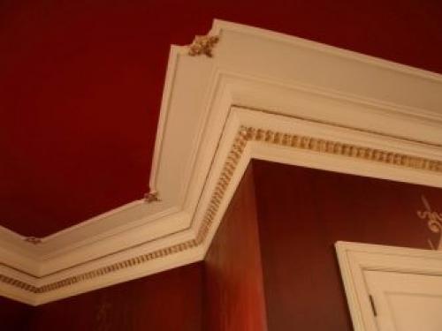 Чем заменить плинтус потолочный. Разновидности декоративного каната 09