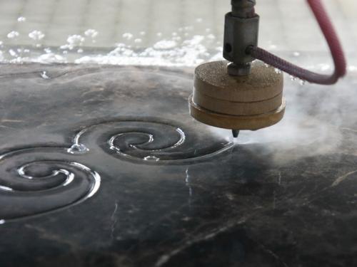 Гидроабразивная резка керамогранита в Москве. Гидроабразивная резка в Москве 03