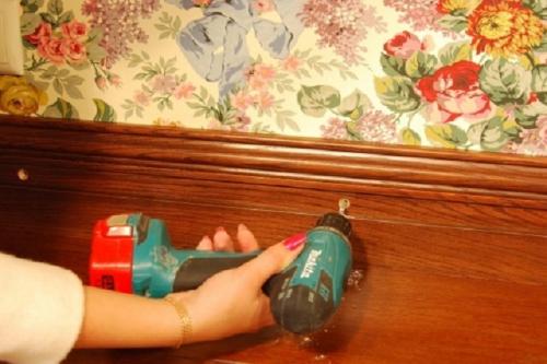 Монтаж деревянного плинтуса своими руками. Как крепить деревянный плинтус своими руками 07