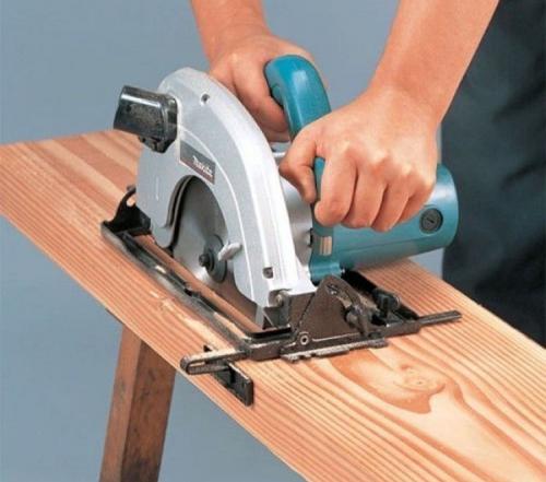 Можно ли торцовочной пилой пилить вдоль. Области применения ручных и стационарных моделей