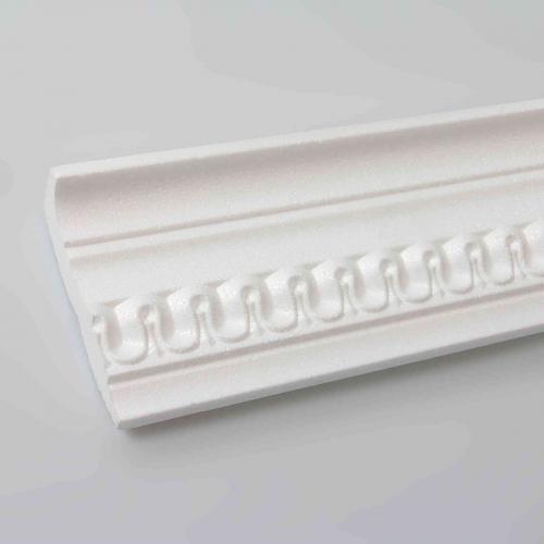 Как резать потолочный плинтус. Потолочный плинтус: как нарезать правильно