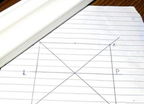 Как резать углы потолочного плинтуса со стуслом. Как резать потолочный плинтус?