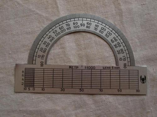 Как отрезать потолочный плинтус, если углы не 90 градусов. Как правильно вырезать и состыковать плинтус в углах