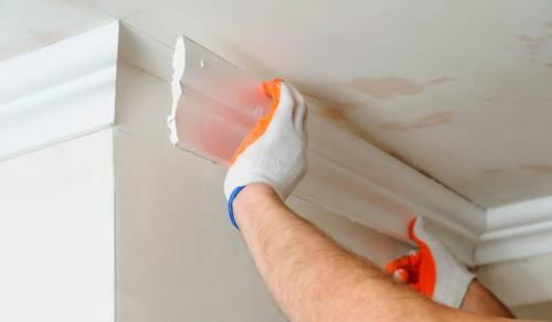 Как вырезать угол потолочного плинтуса с помощью стусла. Полиуретан 15