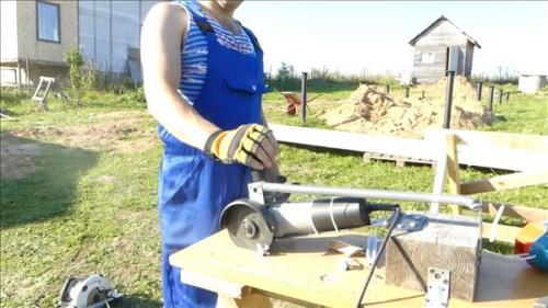 Как отрезать угол 45 градусов болгаркой. Приспособа для болгарки для реза под углом 45 и 90 градусов