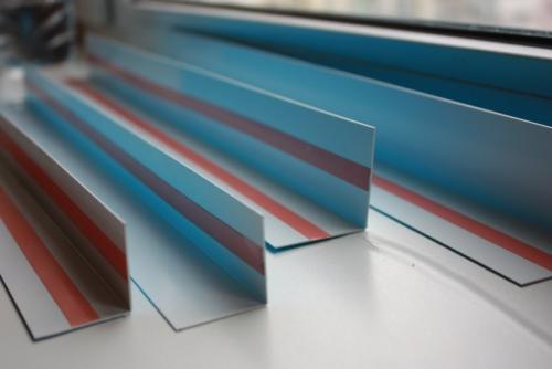 Как отрезать уголок под 45 градусов. Как резать пластиковые уголки на откосы: инструкция, как вырезать, обрезать и чем лучше приклеить к стене или откосу