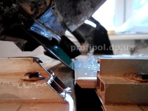 Запил плитки под 45 градусов внутренний угол. Чем можно сделать заусовку плитки под 45 градусов?