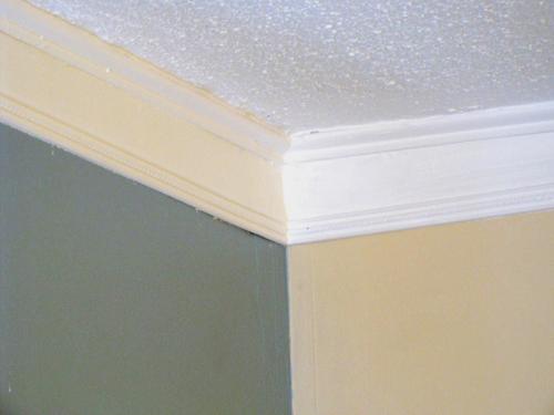 Стусло для потолочных плинтусов. Как резать потолочный плинтус