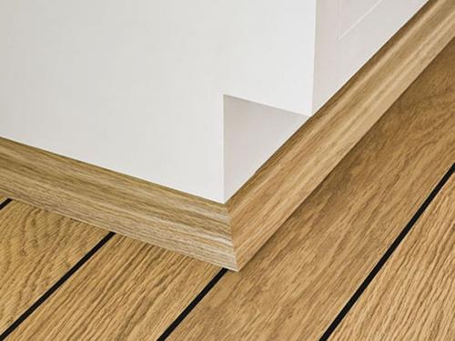 Стыковка деревянных плинтусов.  Подготовка деревянного плинтуса к установке