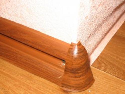 Плинтус деревянный, как сделать угол, как правильно резать углы. Подготовка к установке плинтуса 12