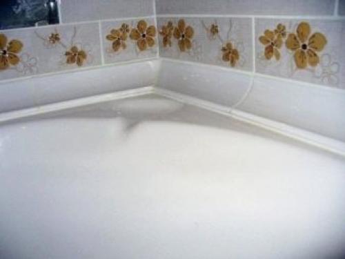 Потолочный плинтус в ванной комнате. Советы, как выбрать плинтус в ванную комнату и туалет 15