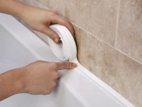 Потолочный плинтус в ванной комнате. Советы, как выбрать плинтус в ванную комнату и туалет 14