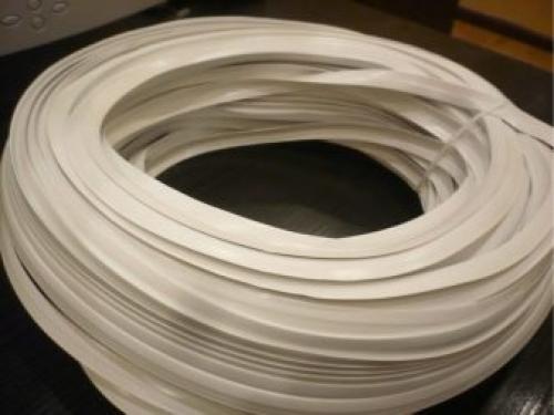 Полиуретановый багет на натяжном потолке. Зачем нужен плинтус 19 Полиуретановый багет на натяжном потолке. Зачем нужен плинтус 19