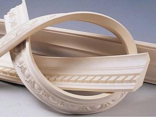 Полиуретановый багет на натяжном потолке. Зачем нужен плинтус 20 Полиуретановый багет на натяжном потолке. Зачем нужен плинтус 20