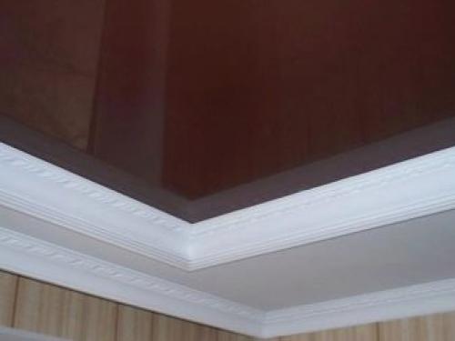 Полиуретановый багет на натяжном потолке. Зачем нужен плинтус 18 Полиуретановый багет на натяжном потолке. Зачем нужен плинтус 18
