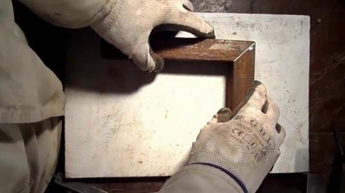 Как ровно распилить металлическую трубу вдоль. Отрезка трубы под углом 45 и 90 градусов