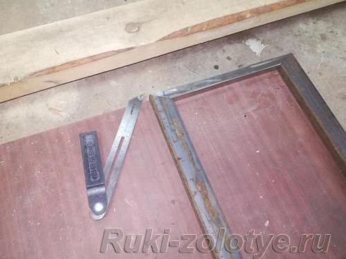 Резка профильной трубы своими руками болгаркой. Подготовка к работе болгаркой по металлу 04 Резка профильной трубы своими руками болгаркой. Подготовка к работе болгаркой по металлу 04