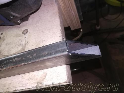Как разрезать профильную трубу по длине. Как ровно отрезать профильную трубу болгаркой 10