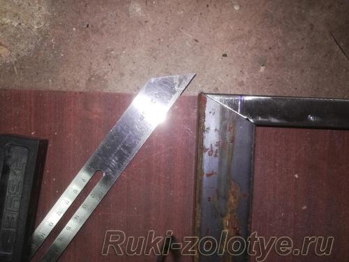 Как разрезать профильную трубу по длине. Как ровно отрезать профильную трубу болгаркой 02