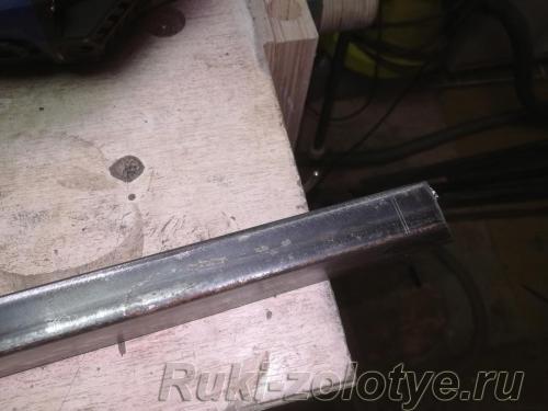 Как разрезать профильную трубу по длине. Как ровно отрезать профильную трубу болгаркой 04