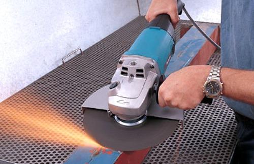 Почему нельзя резать металл болгаркой. Почему болгаркой нельзя резать металлочерепицу? 04 Почему нельзя резать металл болгаркой. Почему болгаркой нельзя резать металлочерепицу? 04