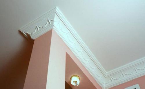 8 советов по поклейке потолочного плинтуса или галтели. Какой клей лучше? 20