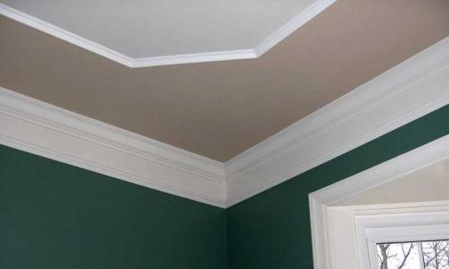 Клей для потолочного плинтуса своими руками. На что клеят потолочный плинтус: виды клеев